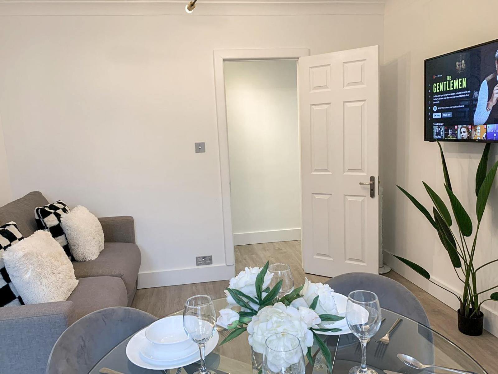 Vibrant 2-bedroom Flat With Elevator In Marylebone, Close To Hyde Park & Edgware Road Apartament Londra